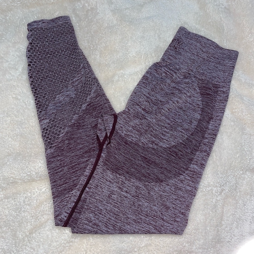 Victoria’s Secret PINK Seamless purple 
Athleisure Active